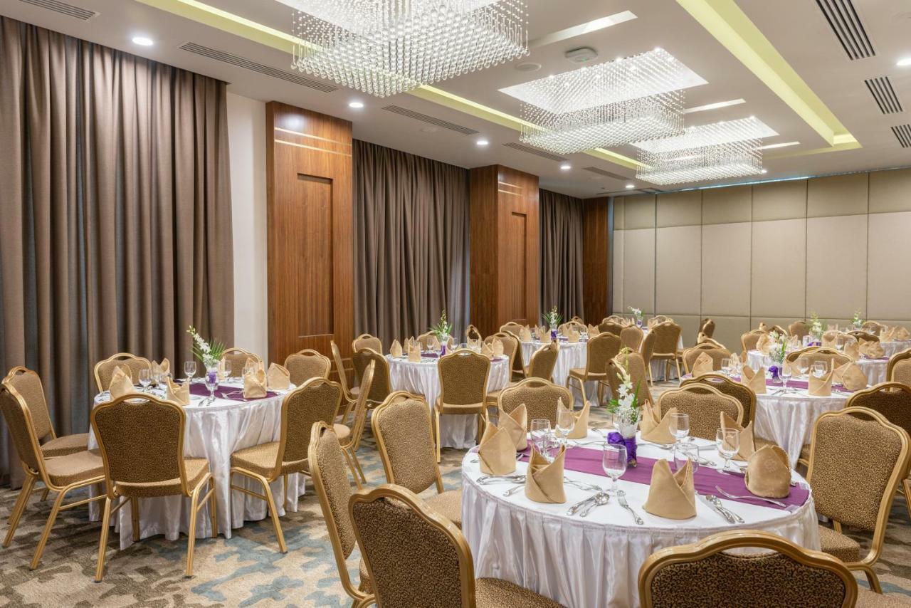Century Hotel Doha Eksteriør billede
